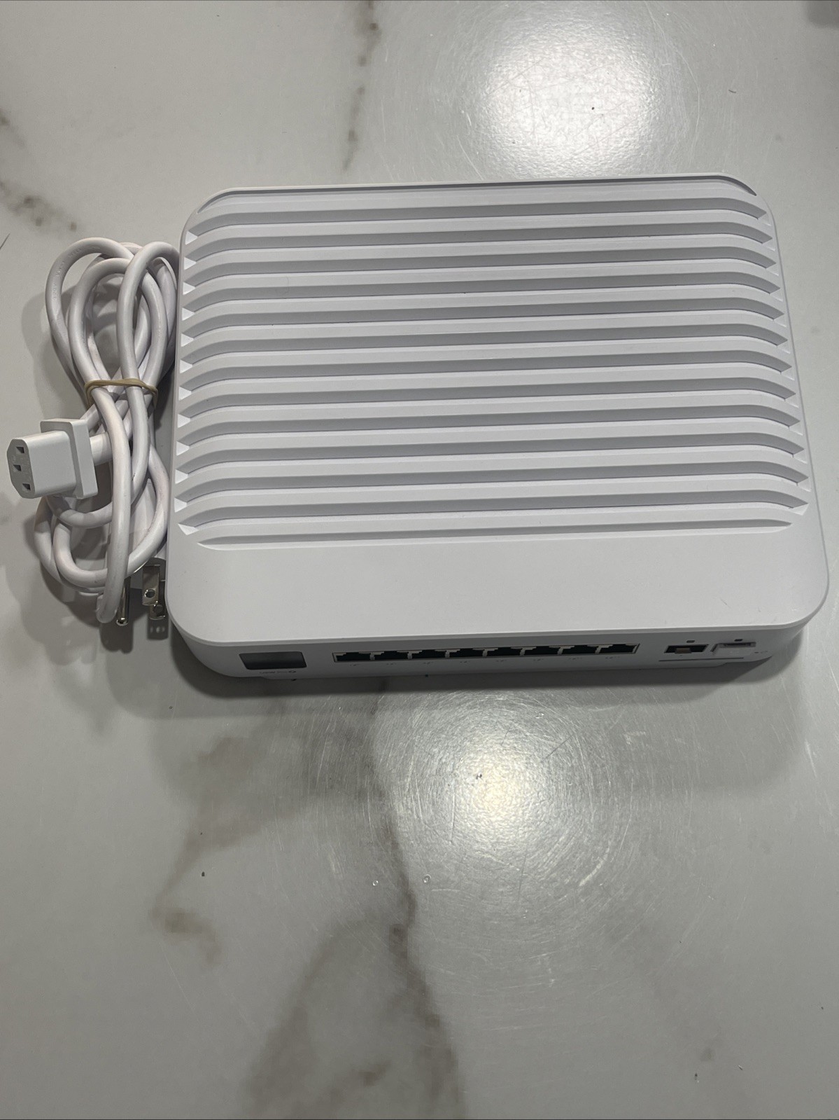 ***MINT*** Ubiquiti Networks USW-PRO-8-PoE