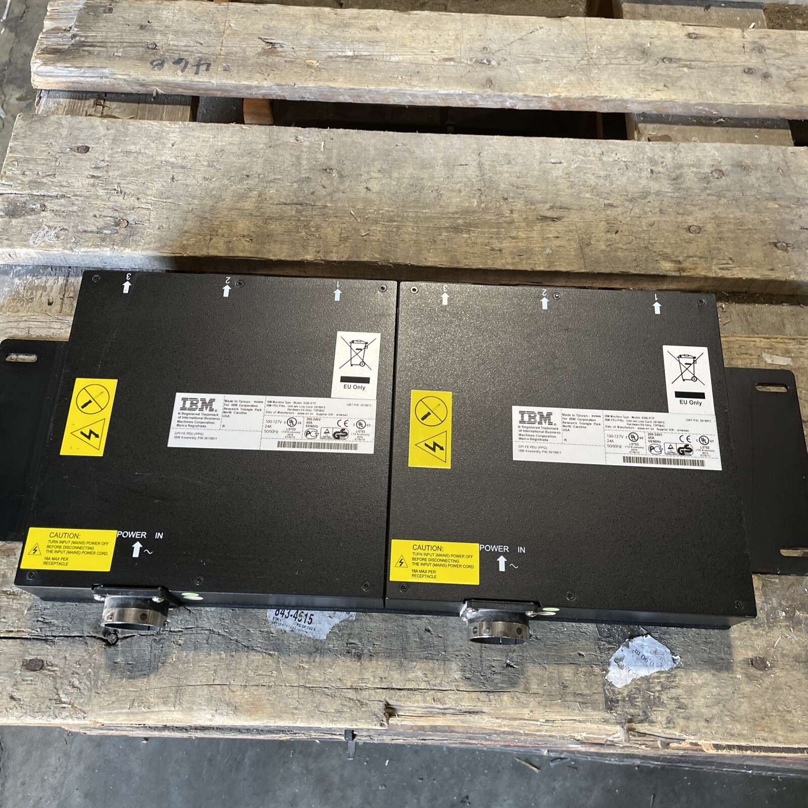 (2) IBM 3 Outlet 9306-RTP Server Power Brick Distribution Unit 39Y8912 Computer