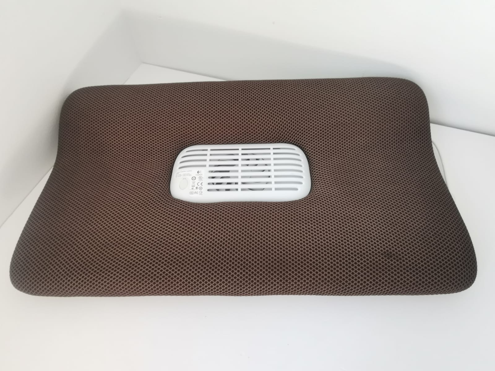 Logitech Speaker Cushioned Lapdesk N700 USB Cooling Fan White Tested