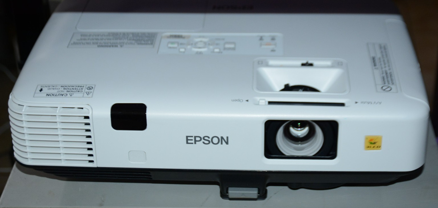 Epson Projector Powerlite 1960  and remote.