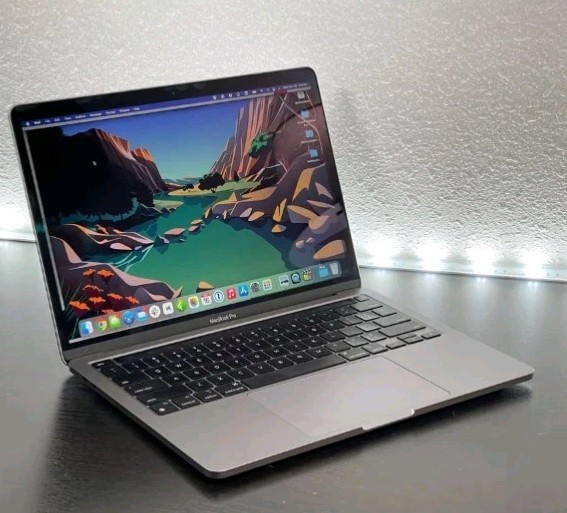 Pre-Owned Apple 2020 MacBook Pro 13" A2338 M1 8-Core CPU 16GB RAM 512 SSD Gray