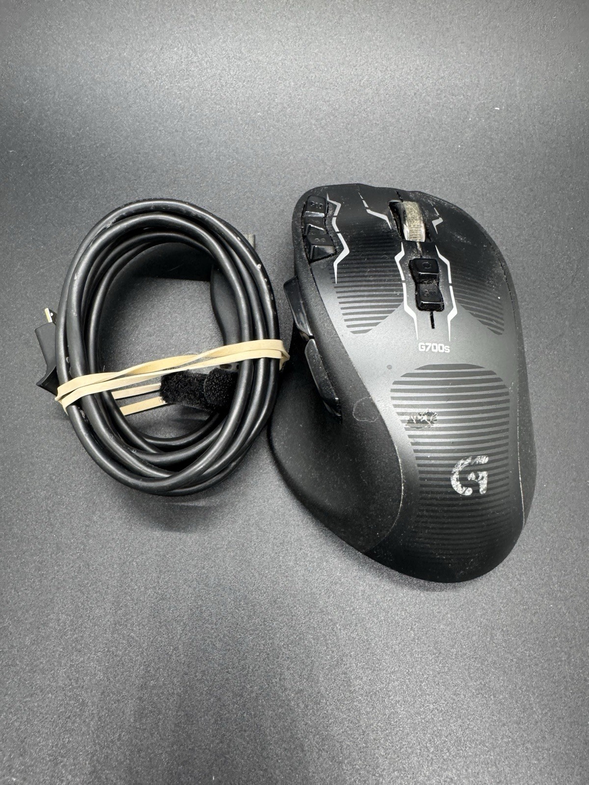 Logitech G700s Gaming Mouse Rechargeable, 13-Button, Black with Charge Cable.