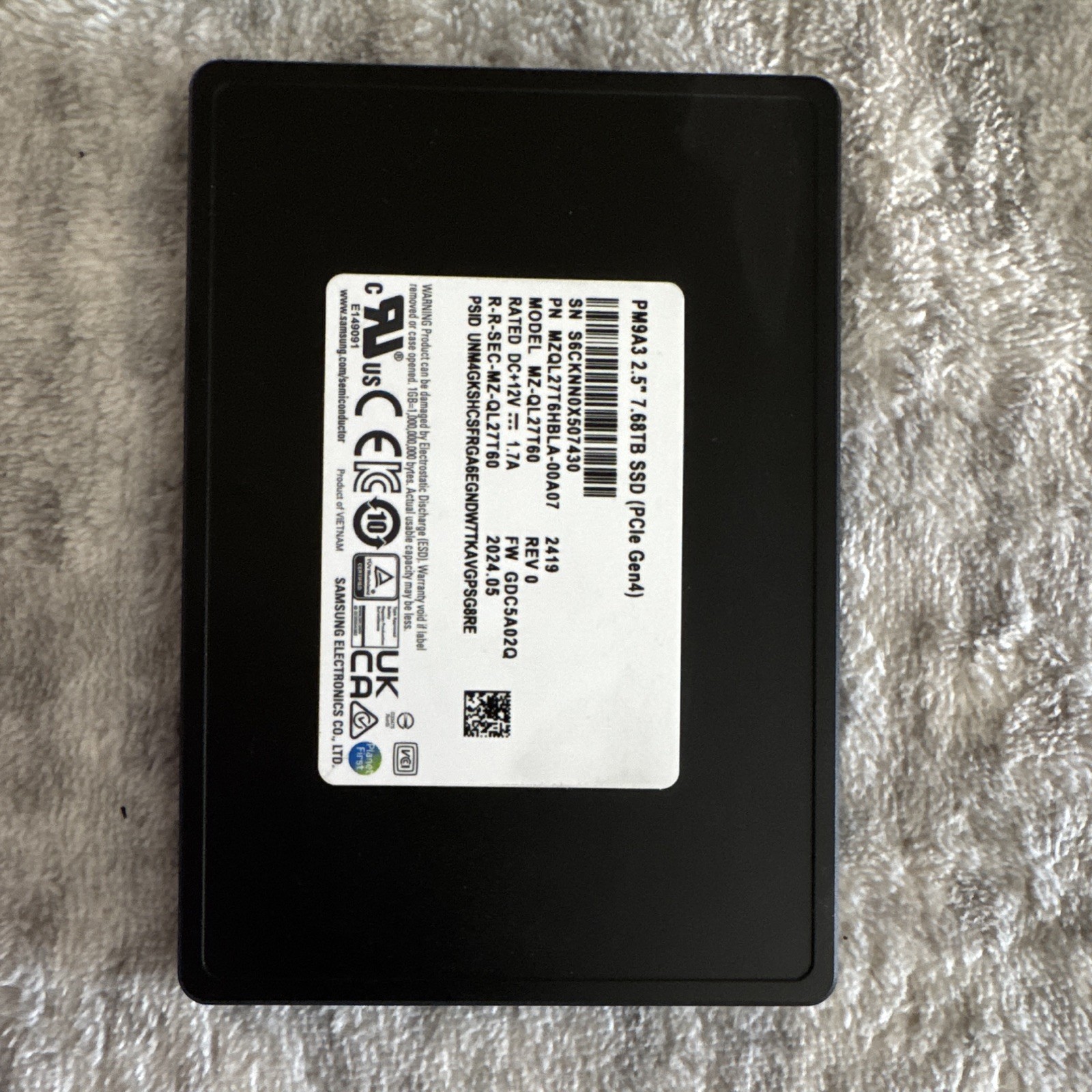 Samsung PM9A3 7.68TB 2.5in NVMe PCIe Gen4 Internal SSD MZQL27T6HBLA