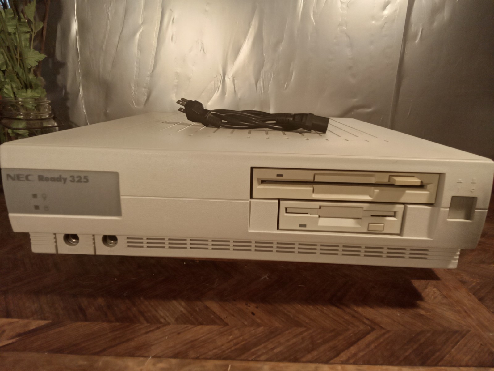 NEC PC READY 325 PM - 1000 -4430 LX FOR PARTS OR REPAIR READ DESCRIPTION 