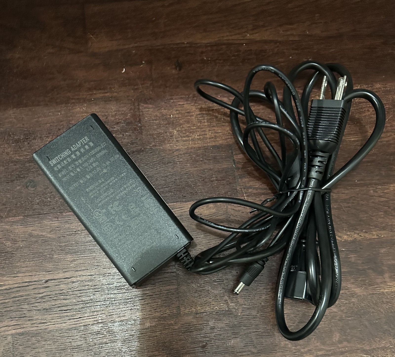 Switching Adapter 12V 5.0A 60W Input:100-240V 1.7A Max Model SOY-1200500-327