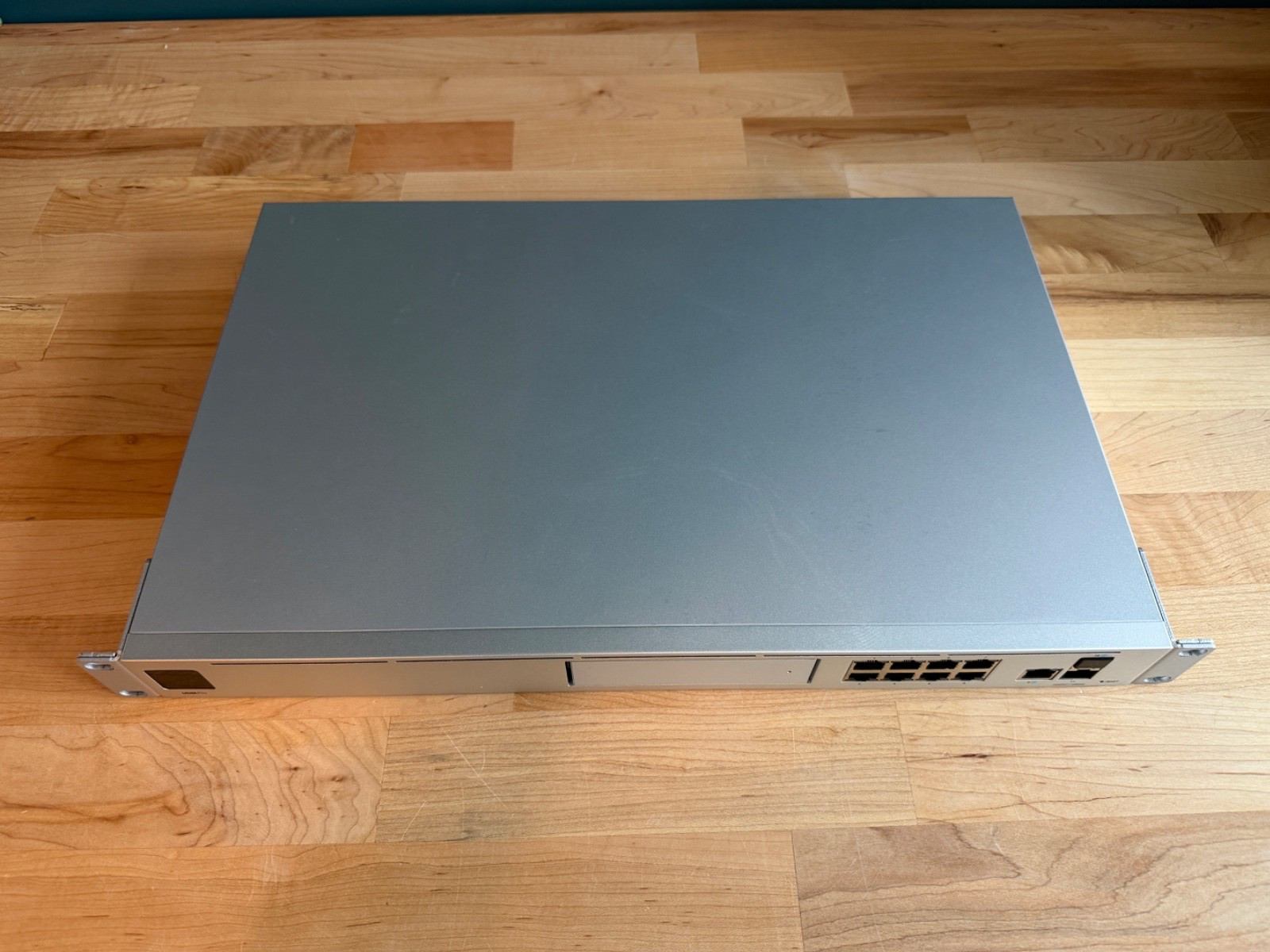Ubiquiti UniFi Dream Machine Pro UDM-Pro Gateway FOR PARTS / REPAIR