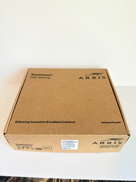 ARRIS Touchstone Data Gateway Cable Modem Router w/ Power Adapter & Box 