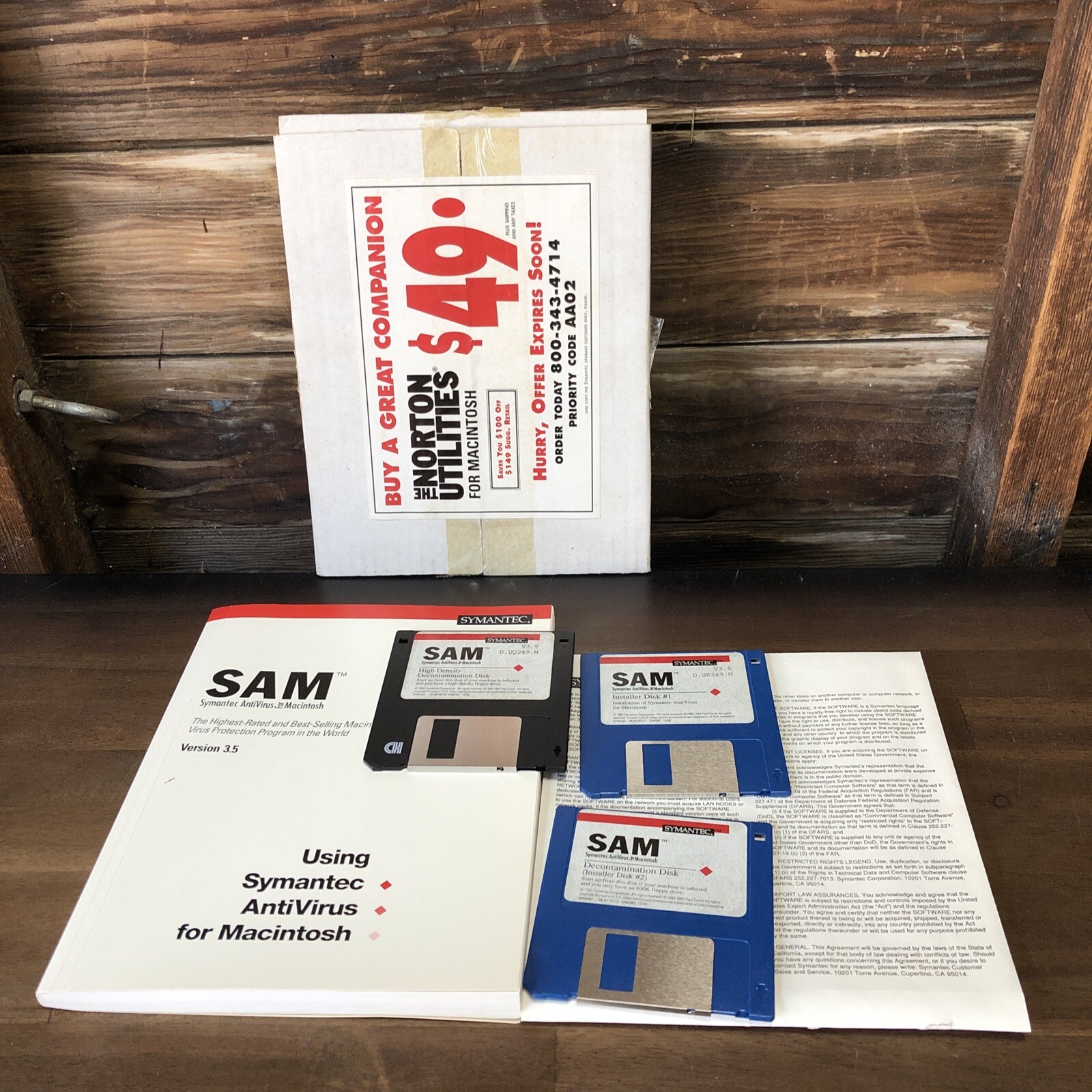 Vintage 1992 Symantec Antivirus for Macintosh SAM