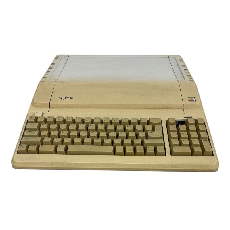 Apple IIe Platinum 128k Computer A2S2128 ~ (Powers On)