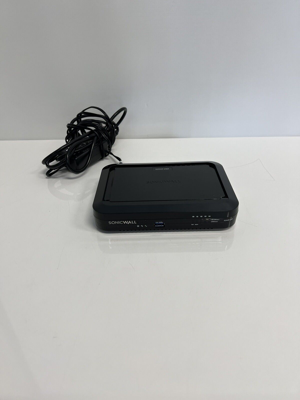 Dell Sonicwall SOHO 250 APL41-0D6 Firewall Network Security With ADAPTER