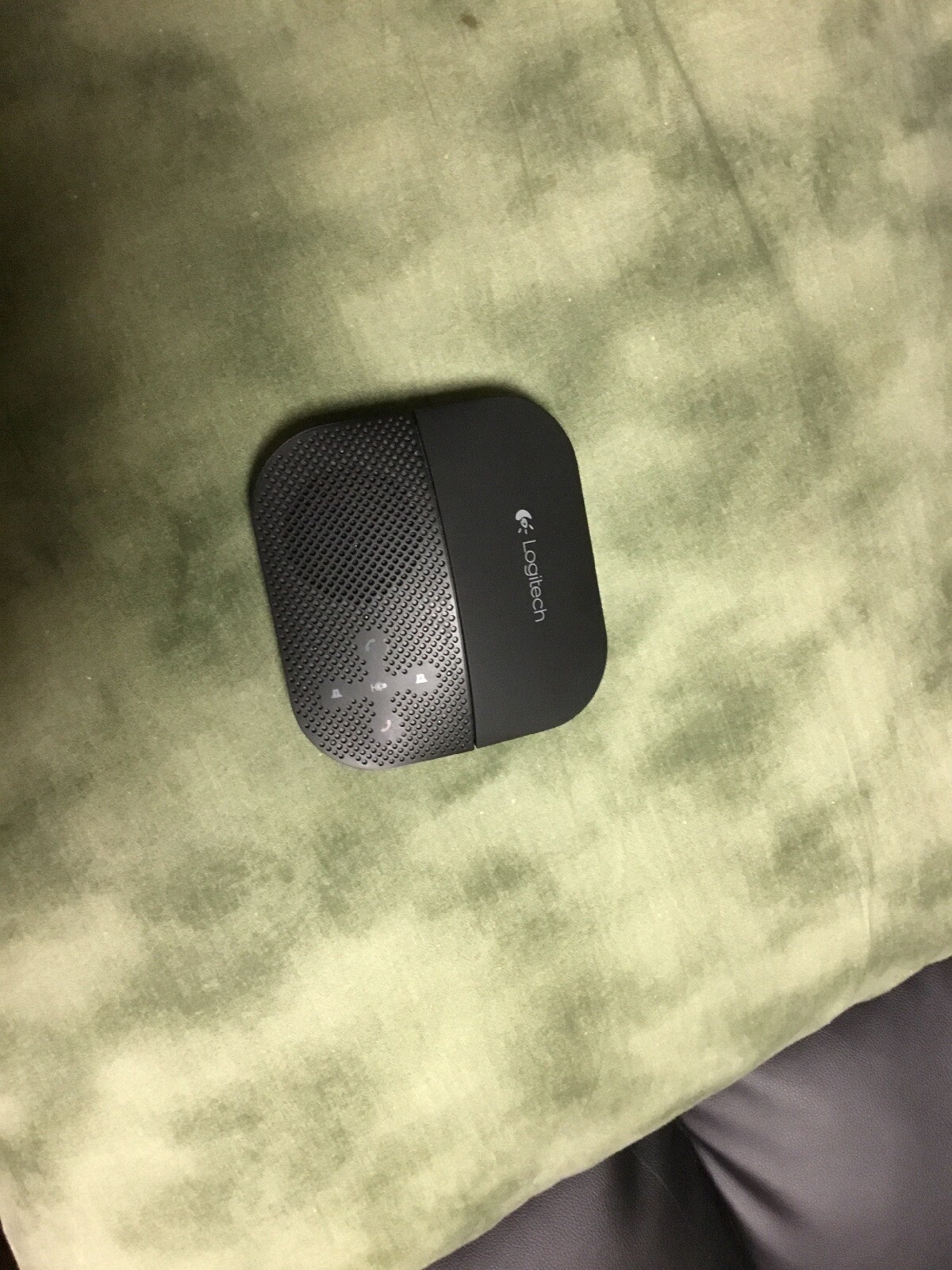 Logitech Speakerphone Mobile Conferencing Speakerphone 880-000372