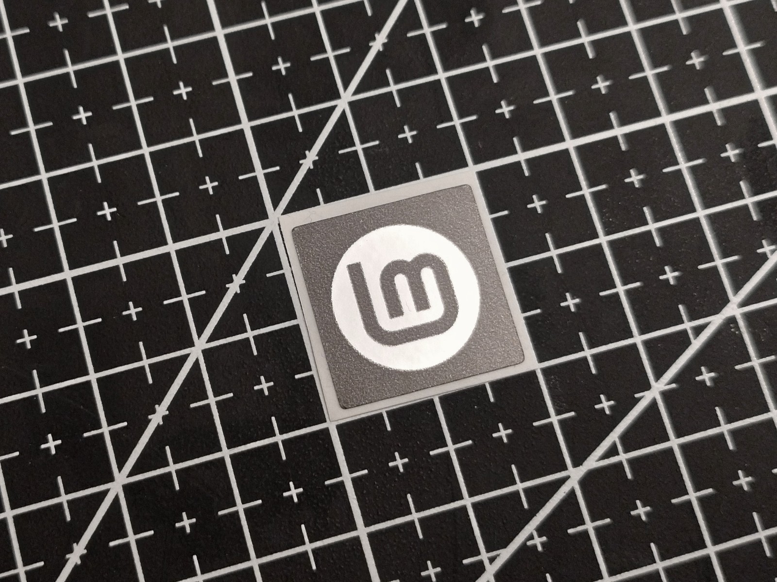 5 x Black & Silver Linux Mint v1 Stickers For The Computer Case