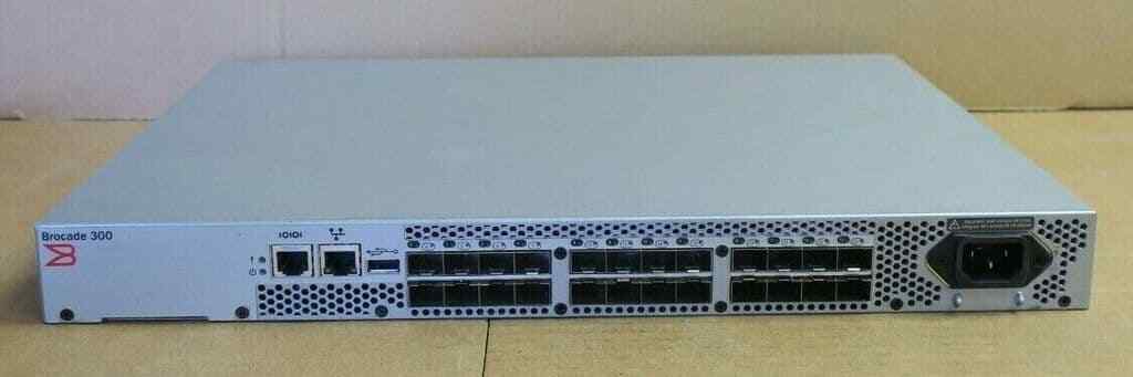 Brocade 300 8Gb FC SAN Switch 8 Ports Active NA-320-0008 Fabric Watch + EGM Lic.