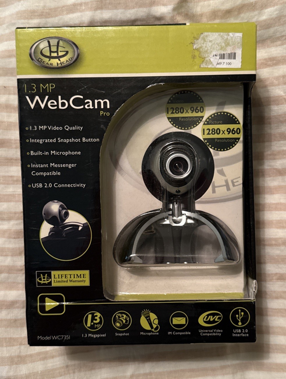 Gear Head WC735I Web Cam/1.3 MP Video Quality, Snapshot Button, Built-in Microph