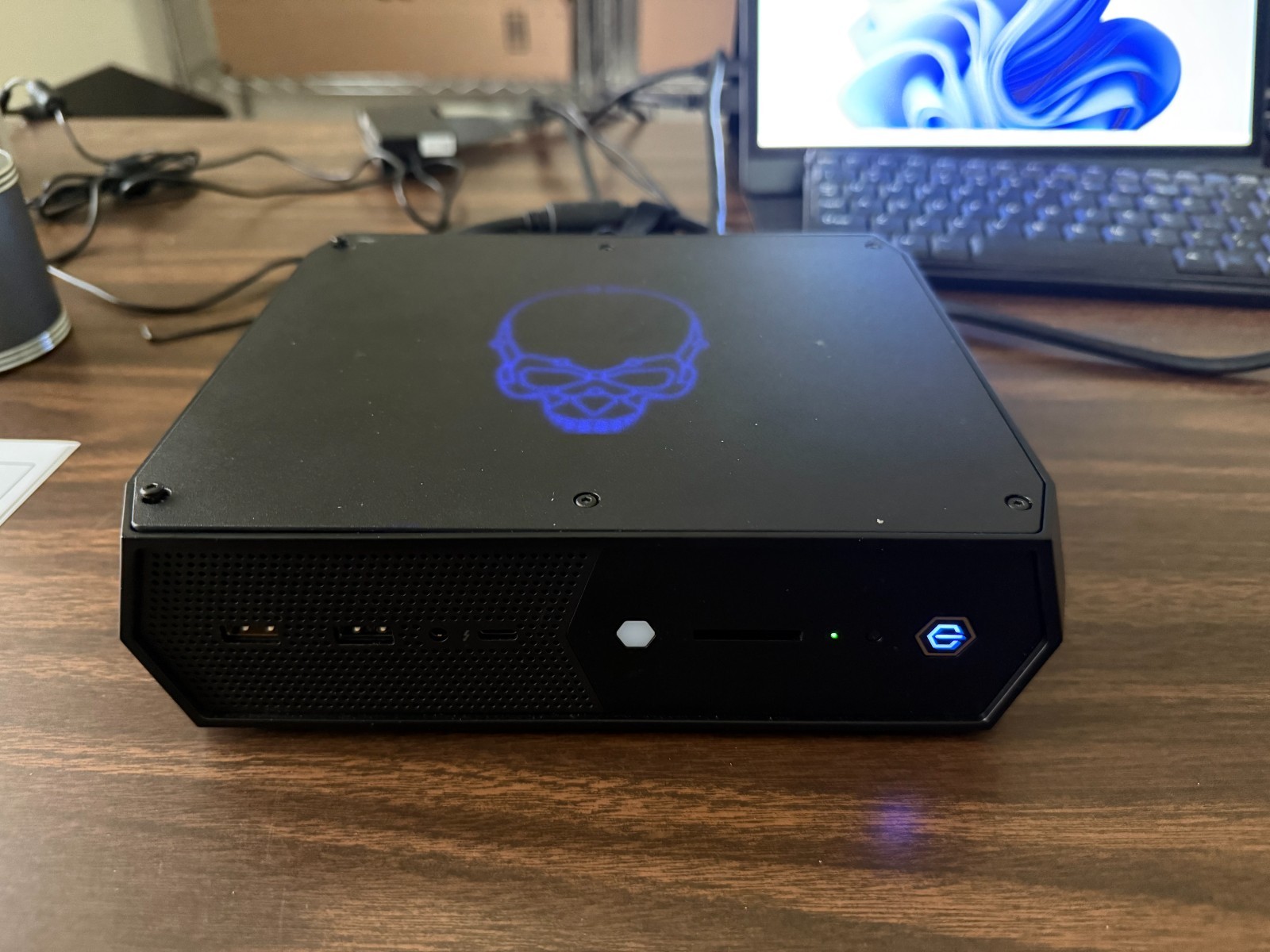Intel NUC12SNKi72 Enthusiast 32GB RAM Intel Core i7-12700H 512GB SSD WIN11