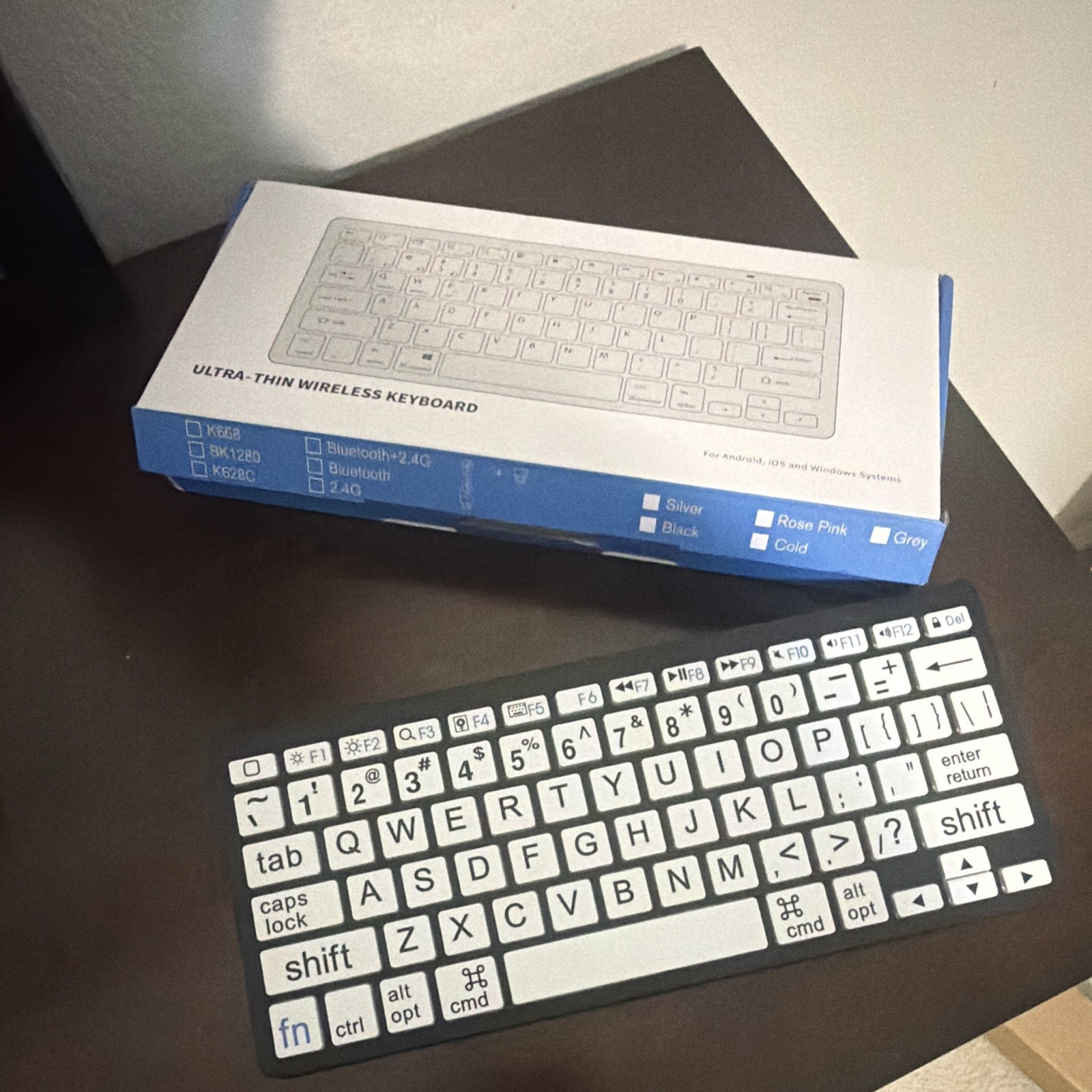 Ultra-Thin Wireless Bluetooth Compact Keyboard K68B Black/White QWERTY EN