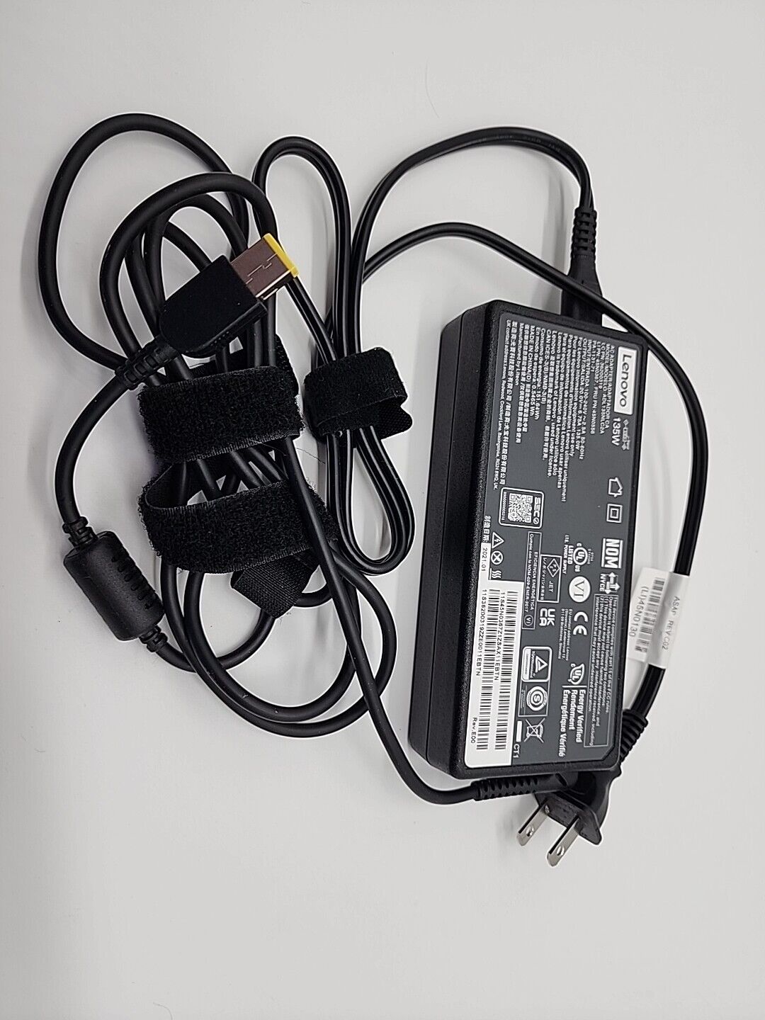 GENUINE LENOVO 135W 20V 6.75A ADL135NLC2A Slim Tip AC Adapter ThinkPad P1 20MD