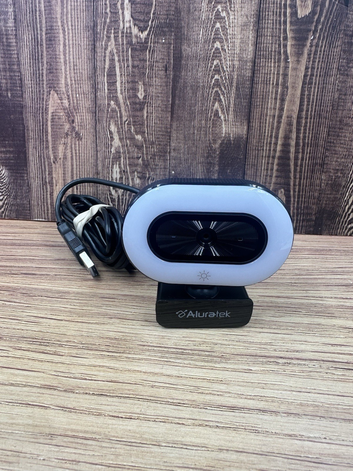 Aluratek LIVE 1080p HD Webcam with Ring Light Model AWCL05F