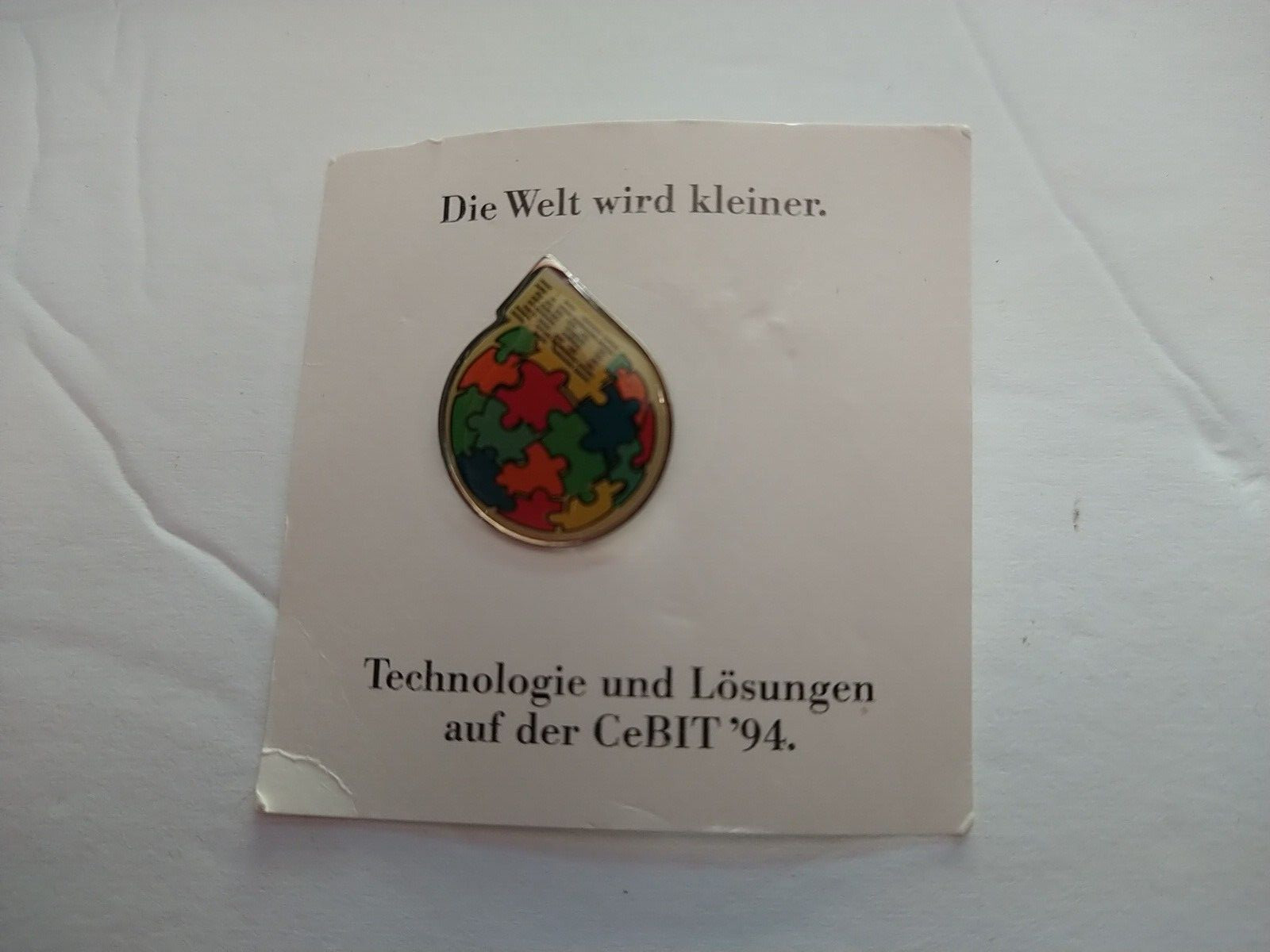 ITHistory (1994)  IBM PIN "IBM Die Welt Wird Kleiner" (CeBIT  German**