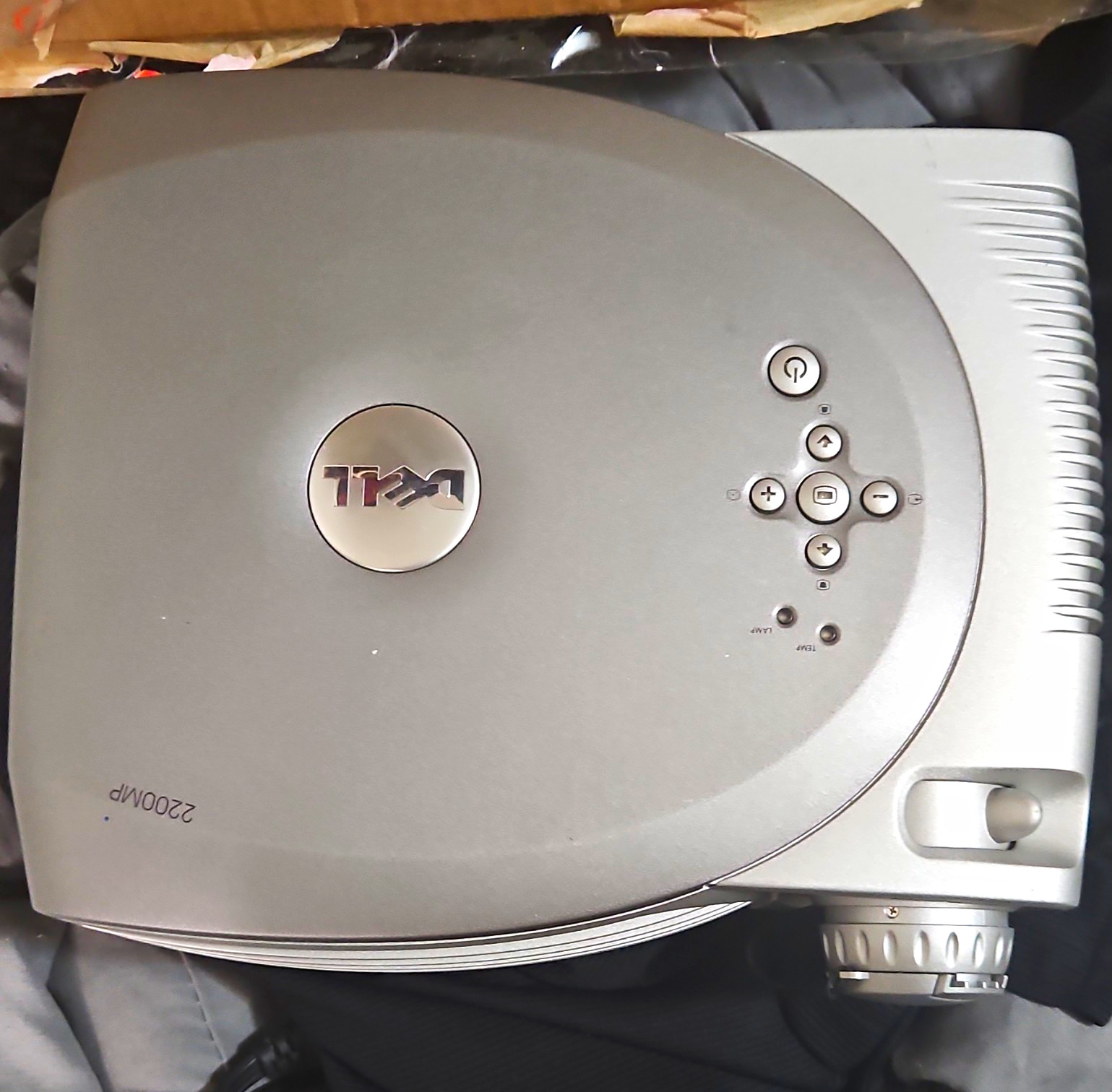 Dell 2200MP DLP Projector XGA 1024x768 2000 ANSI 4:3 VGA USB Silver