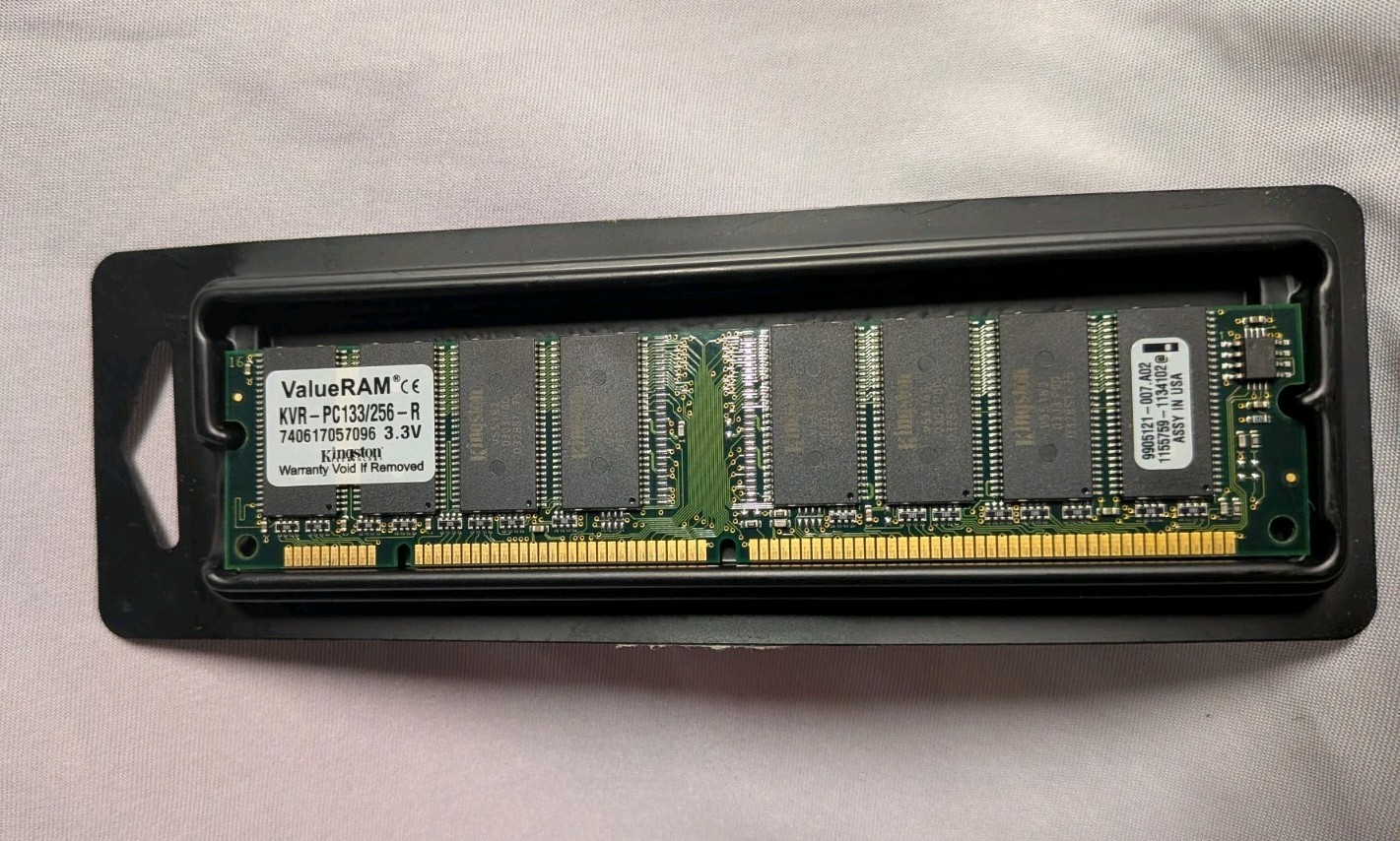 Kingston PC133 256 MB DIMM 133 MHz SDRAM Memory (KVR133X64C3/256)