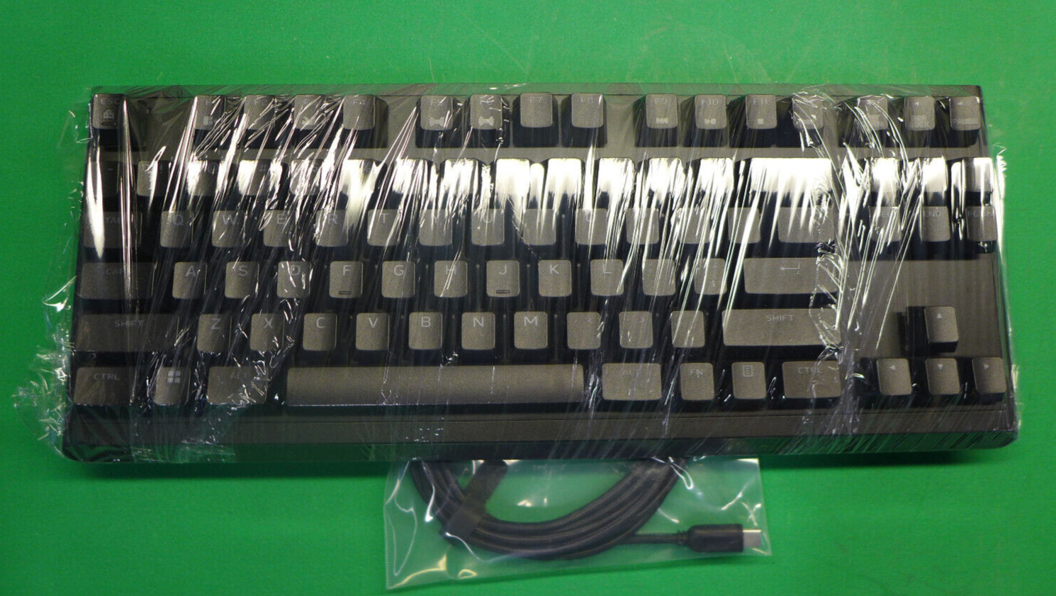 GENUINE Alienware RGB Tenkeyless Mechanical Gaming Keyboard AW420K Dell GYM2D