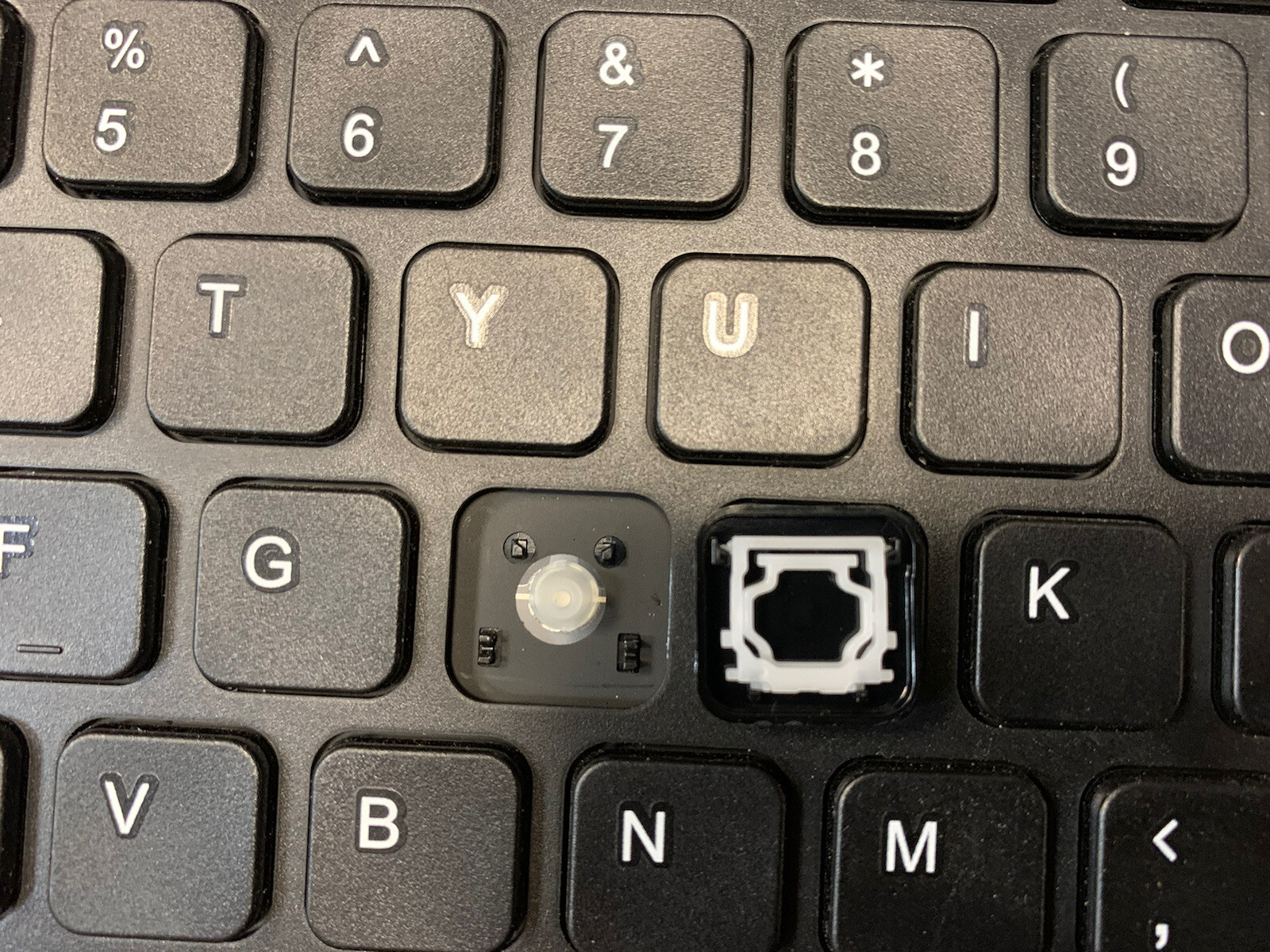 Anker Ultra Compact Bluetooth BACKLIT WIRELESS KEYBOARD KEYS KEYCAPS (A7726)