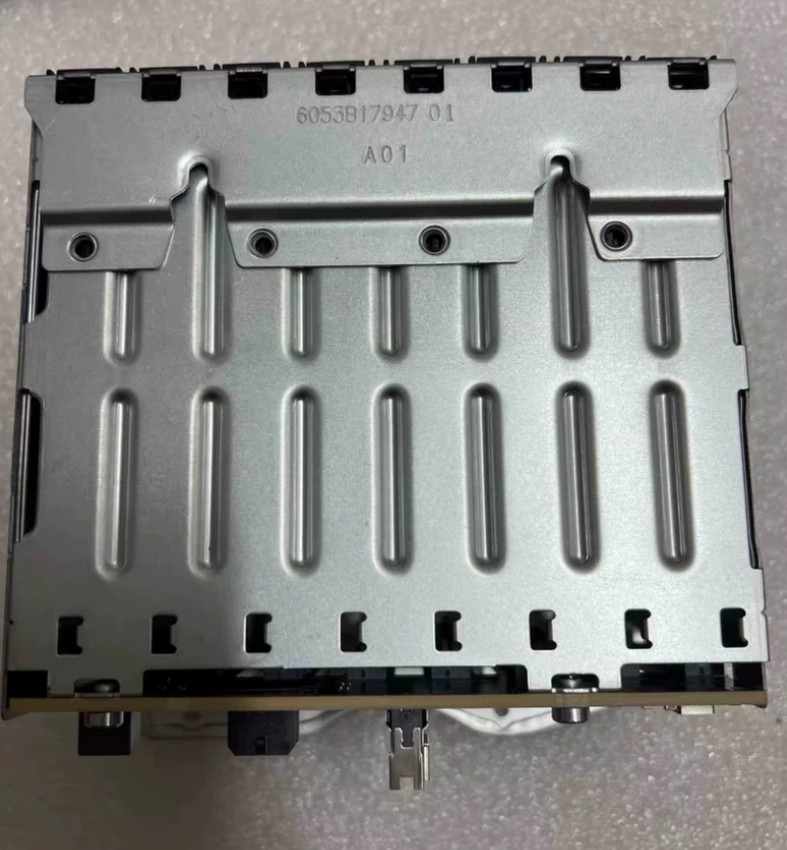New HP DL380 Gen10 Plus 8SFF U.3 x1 Backplane w/cage P20882-001 P39781-001