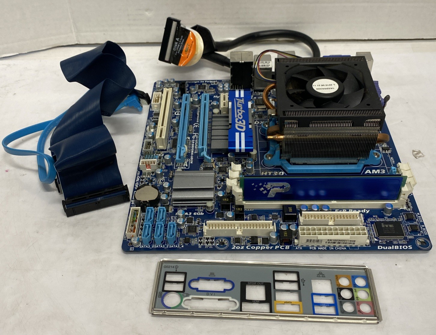 Gigabyte GA-880GMA-UD2H Socket AM3 DDR3 Motherboard 8GB RAM CPU IDE+SATA Cables