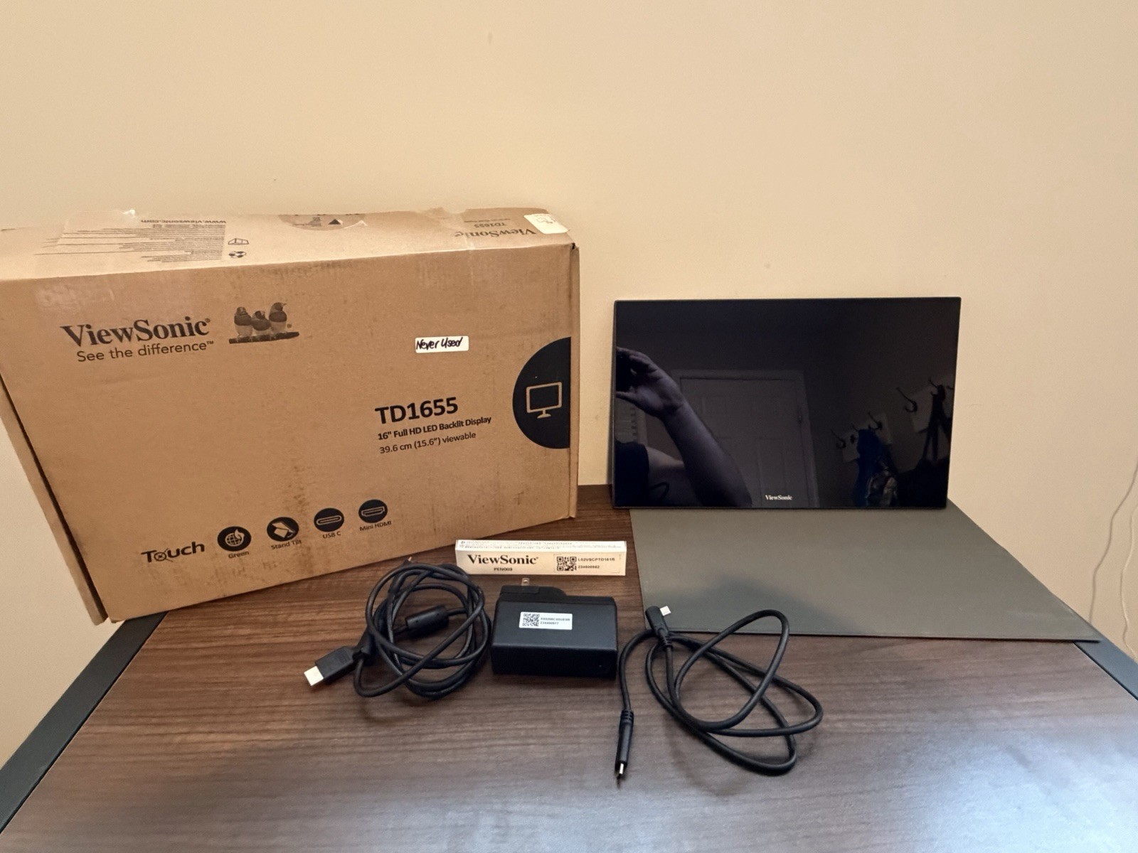 ViewSonic TD1655 16in FHD Portable Touchscreen Monitor LED USB-C Mini HDMI