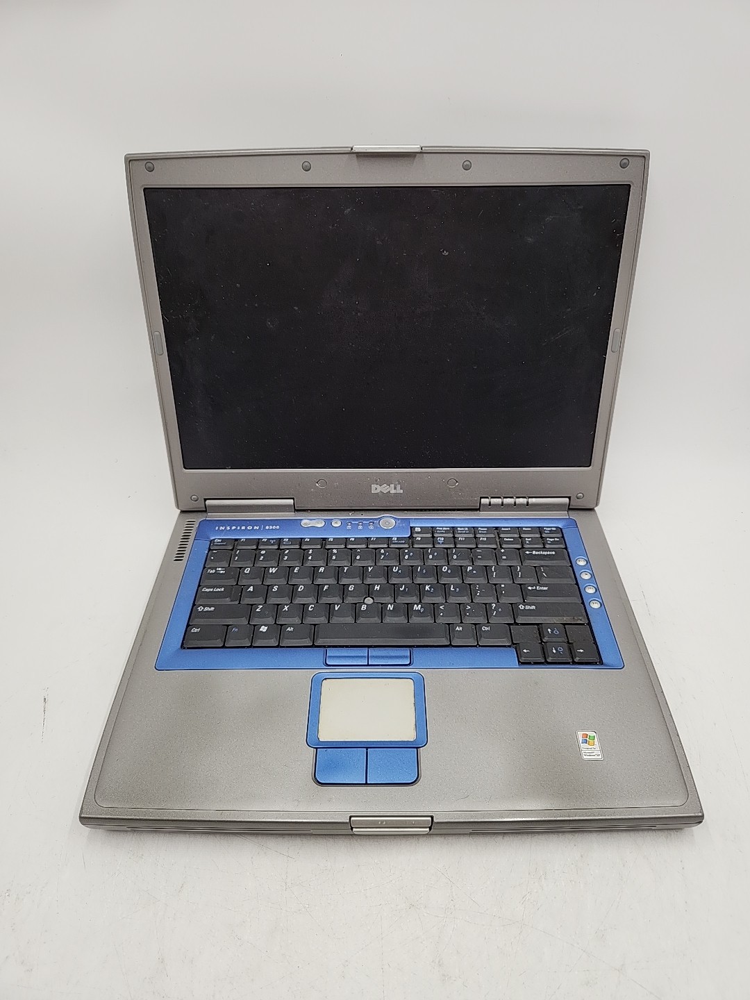 Dell Inspiron 8500 Pentium 4M Windows XP 15.4" Laptop. *Turns on*