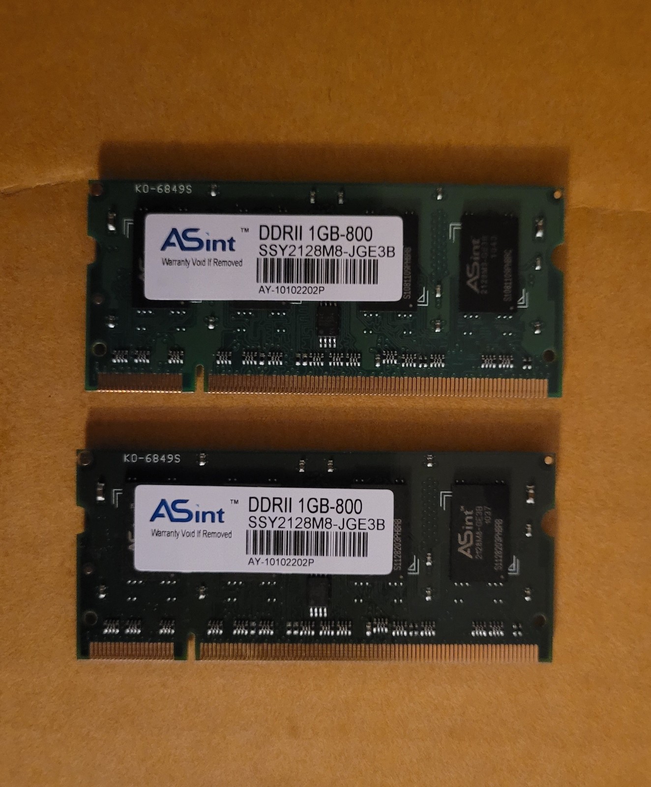 2 x 1GB DDR2 RAM for Laptops - PC2-6400 / 200-pin / 800 MHz /  SSY2128M8-JGE3B
