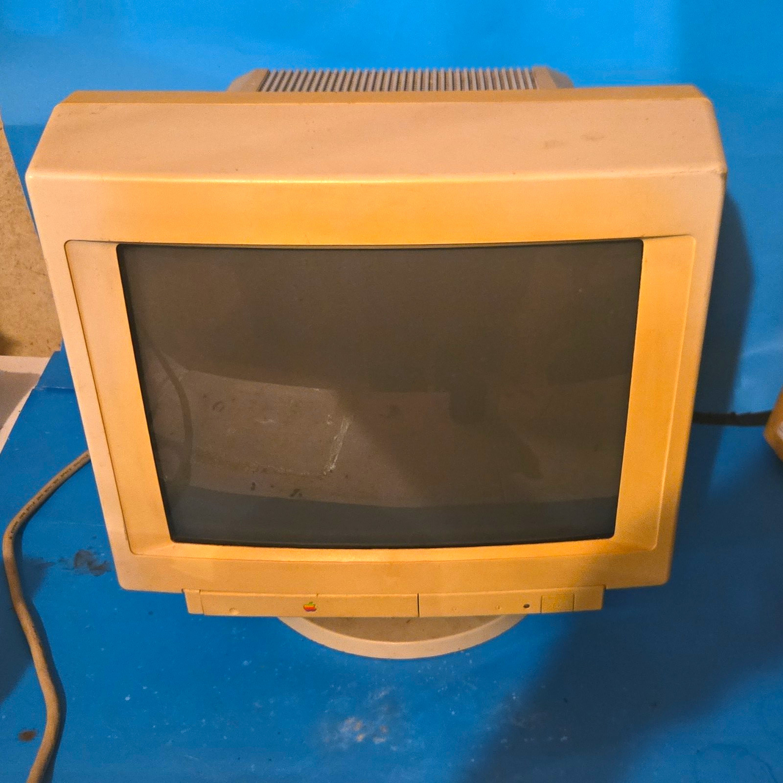 Apple Multiple Scan 15 Display CRT Monitor M2943 Vintage Display