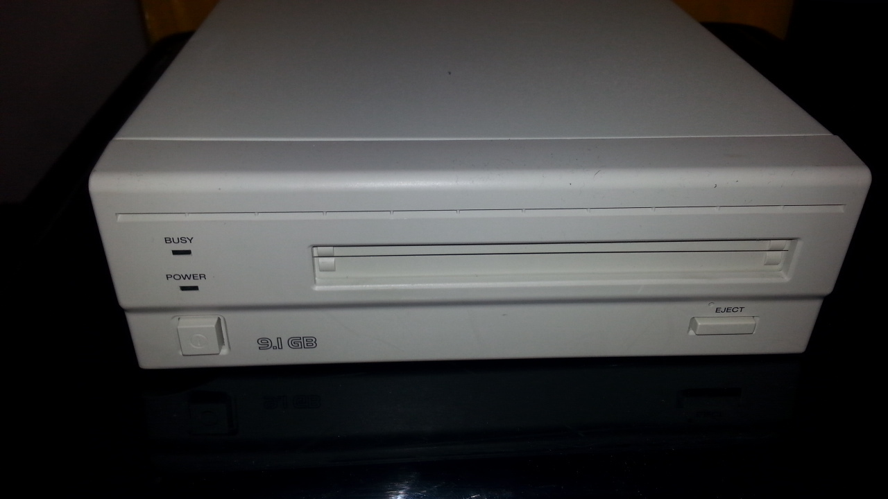 Sony SMO-S561 9.1GB Magneto Optical SCSI Drive External - Tested