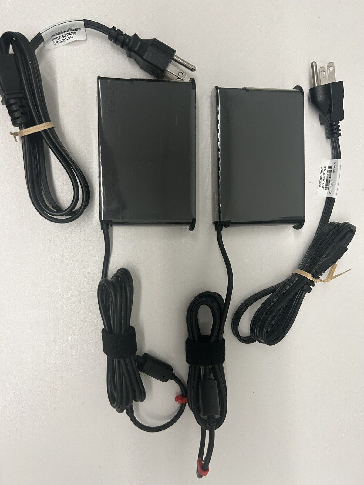 Original Lenovo 20V 135W Slim Tip AC Adapter for Lenovo ThinkPad Lot X2