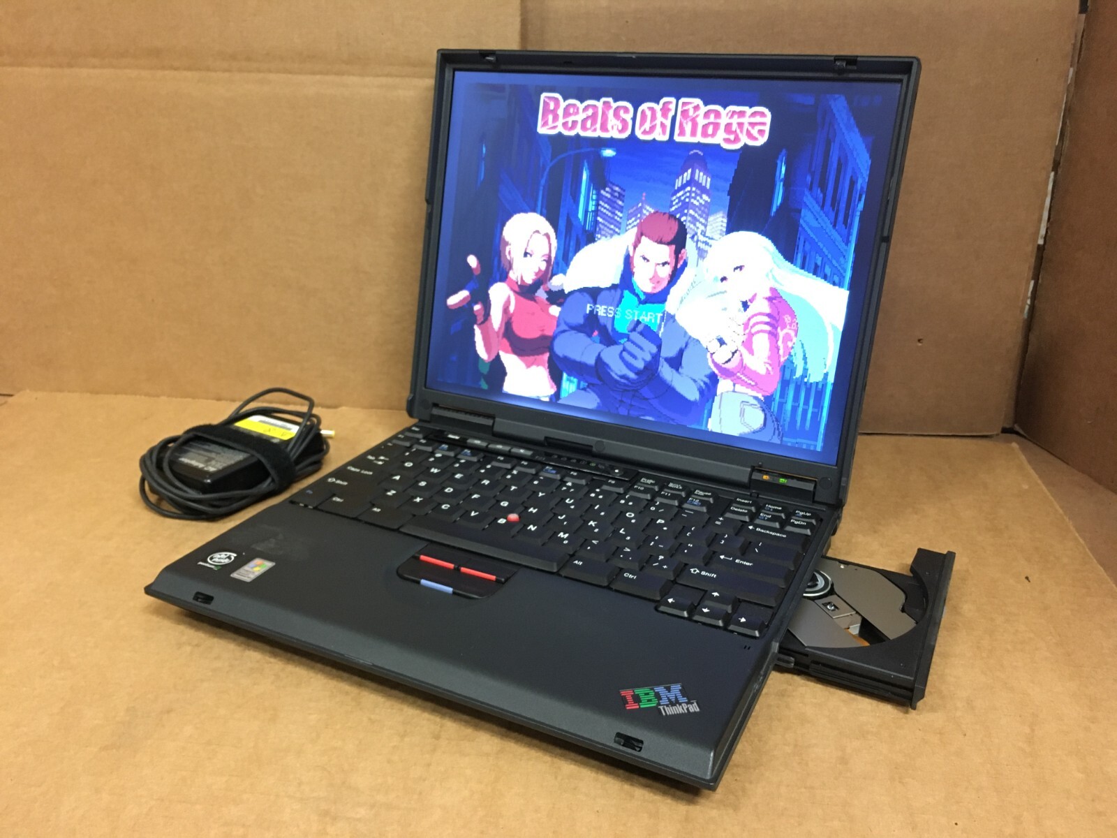 IBM ThinkPad T23 LAPTOP PENTIUM III 512MB, 20GB HDD DVD WINDOWS 98 OFFICE 2000