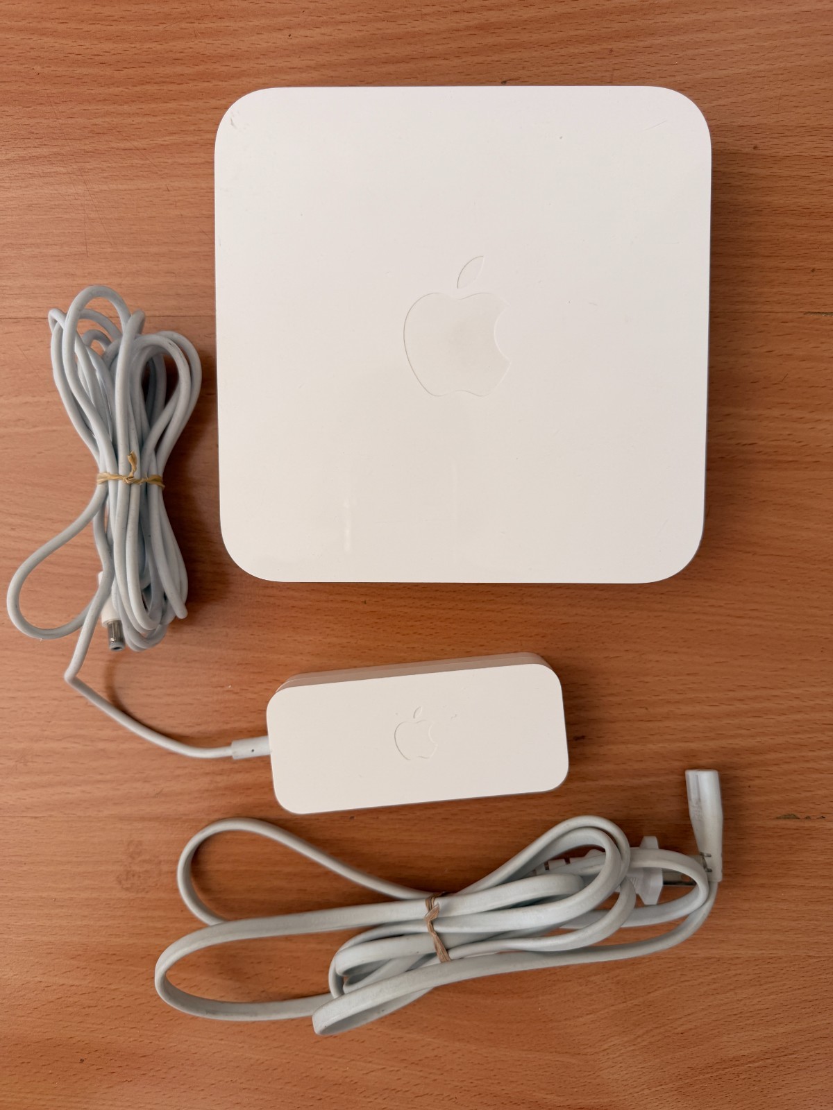 Apple A1354 AirPort Express Wi-Fi Router Base Station Extreme TESTED Working