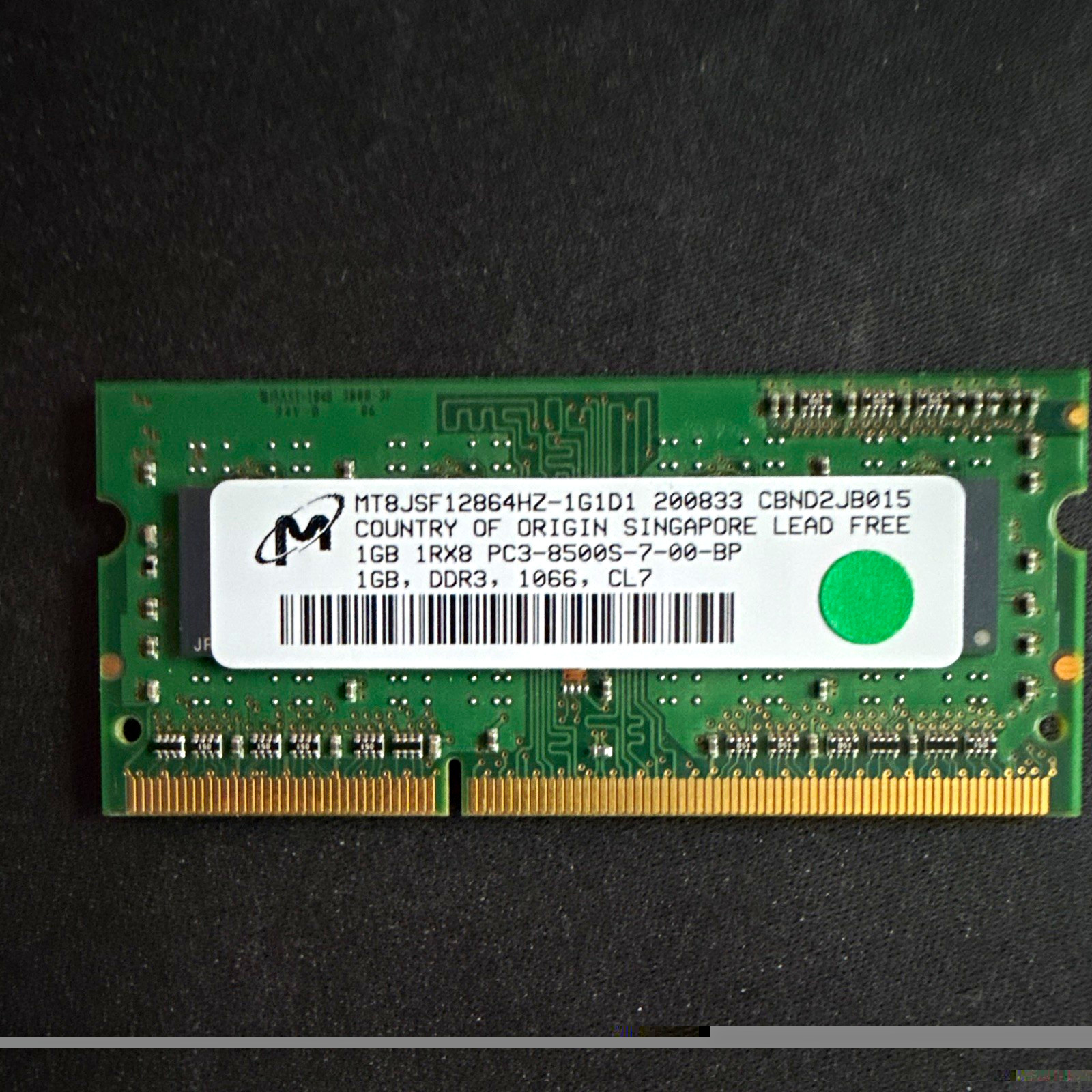 Micron 1GB DDR3 SDRAM PC3-8500S SO-DIMM 204-Pin 1GB Module MT8JSF12864HZ-1G1D1