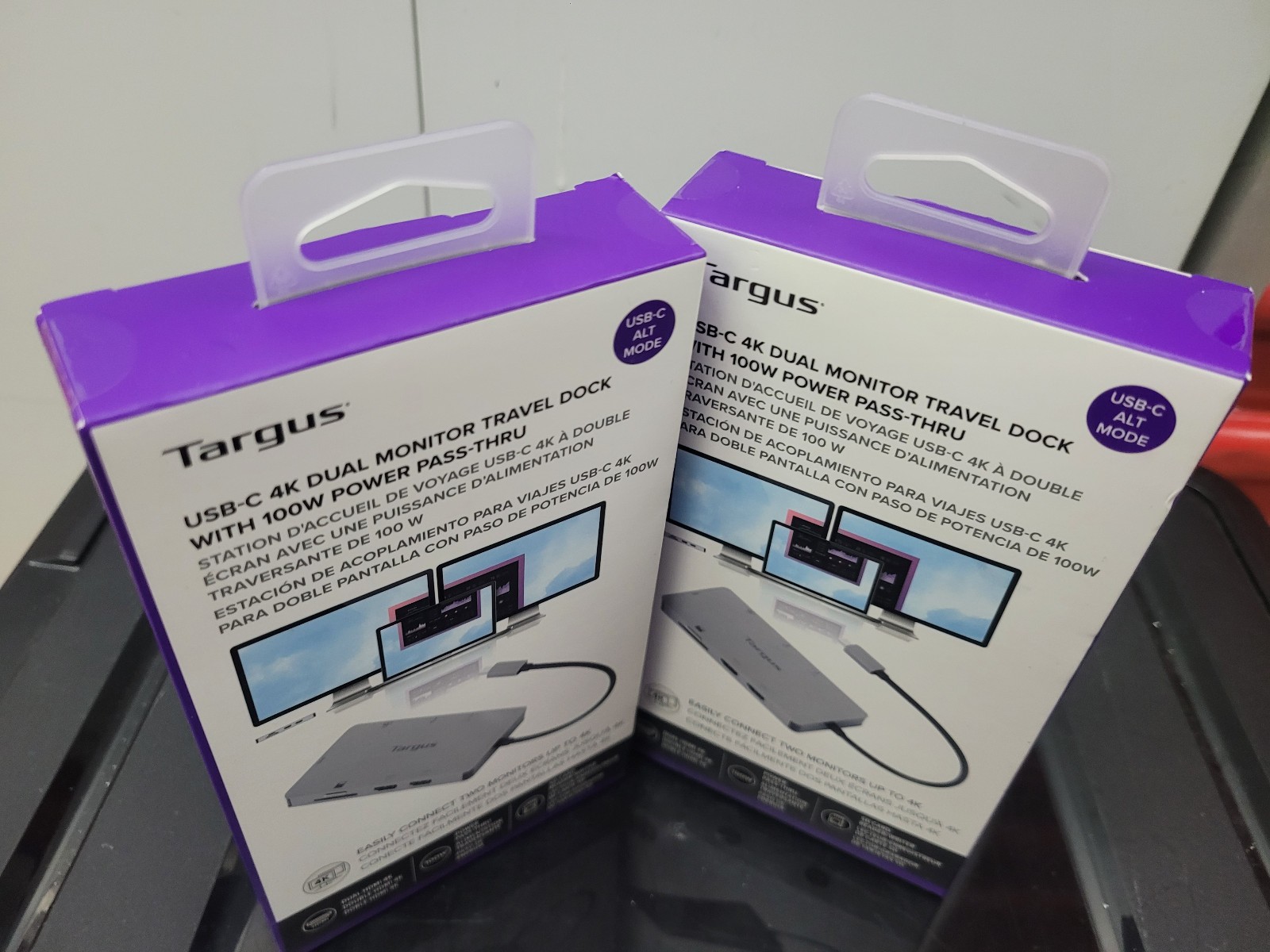2 Targus  USB-C Dual HDMI 4K Docking Station with 100W PD Pass-Thru ( DOCK423TT)