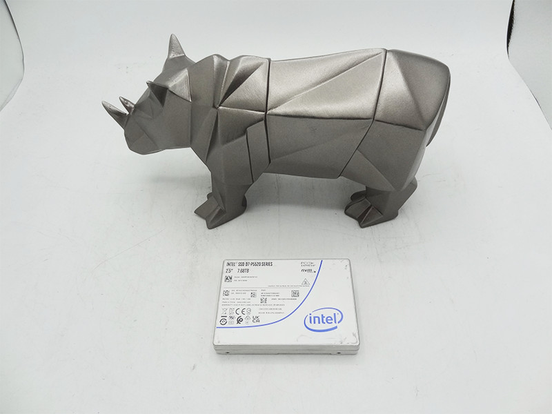 Intel SSDPF2KX076T1O 7.68TB 4 x4 NVMe RI U.2 2.5in SSD
