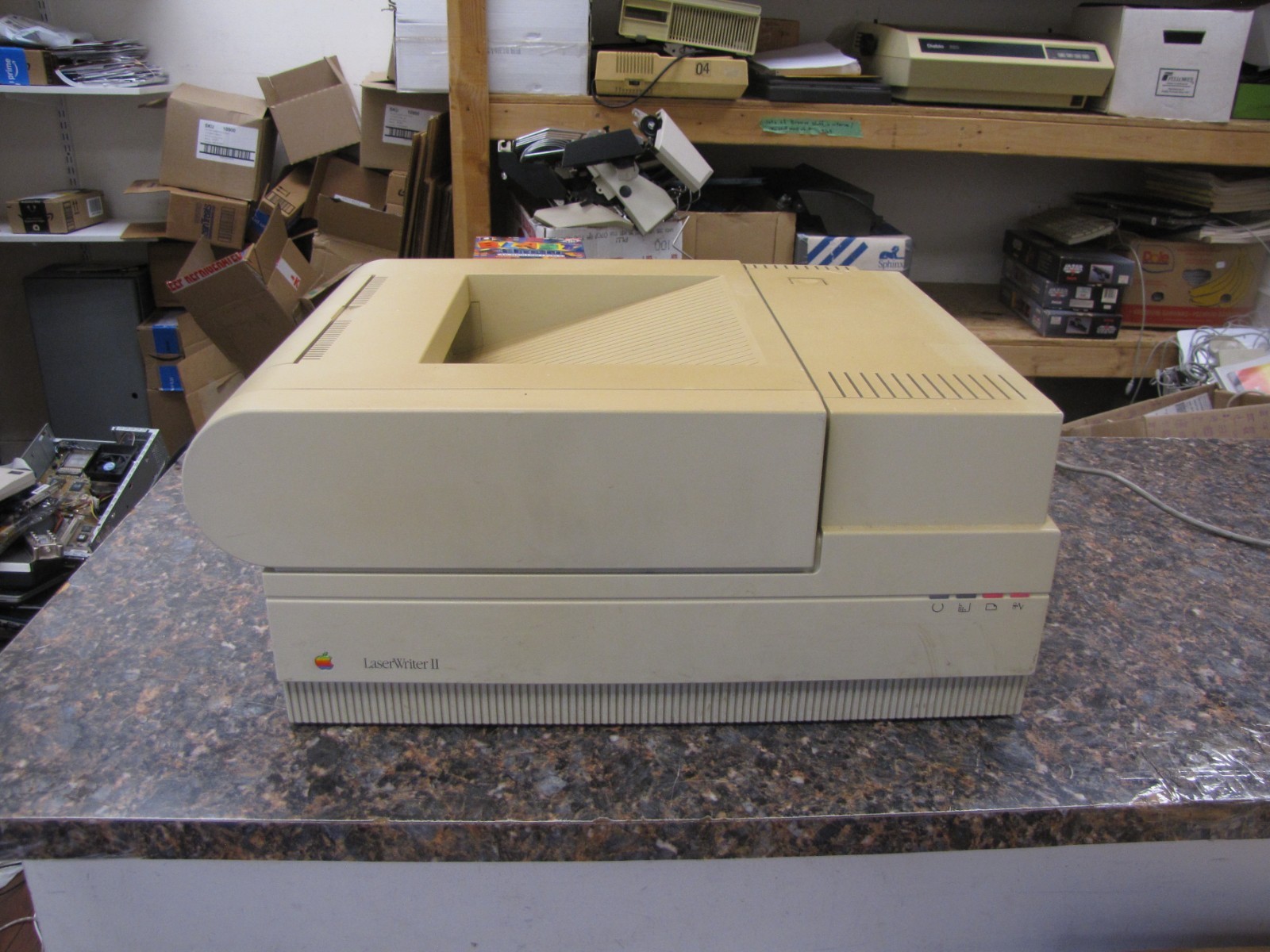 Vintage 1988 Apple LaserWriter II IINT Printer M6000 - Powers on with lights on