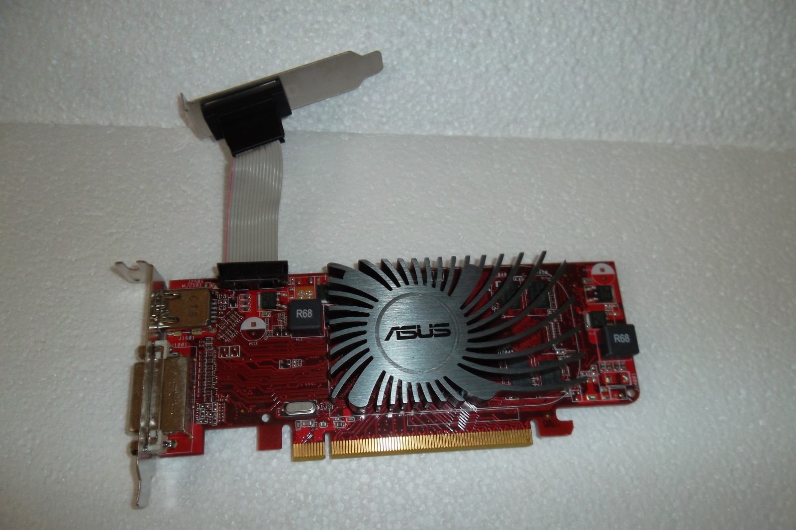 ASUS Radeon HD 6450 PCIe Graphics Card 1GB VGA DVI HDMI EAH6450 Silent/DI/1GD3
