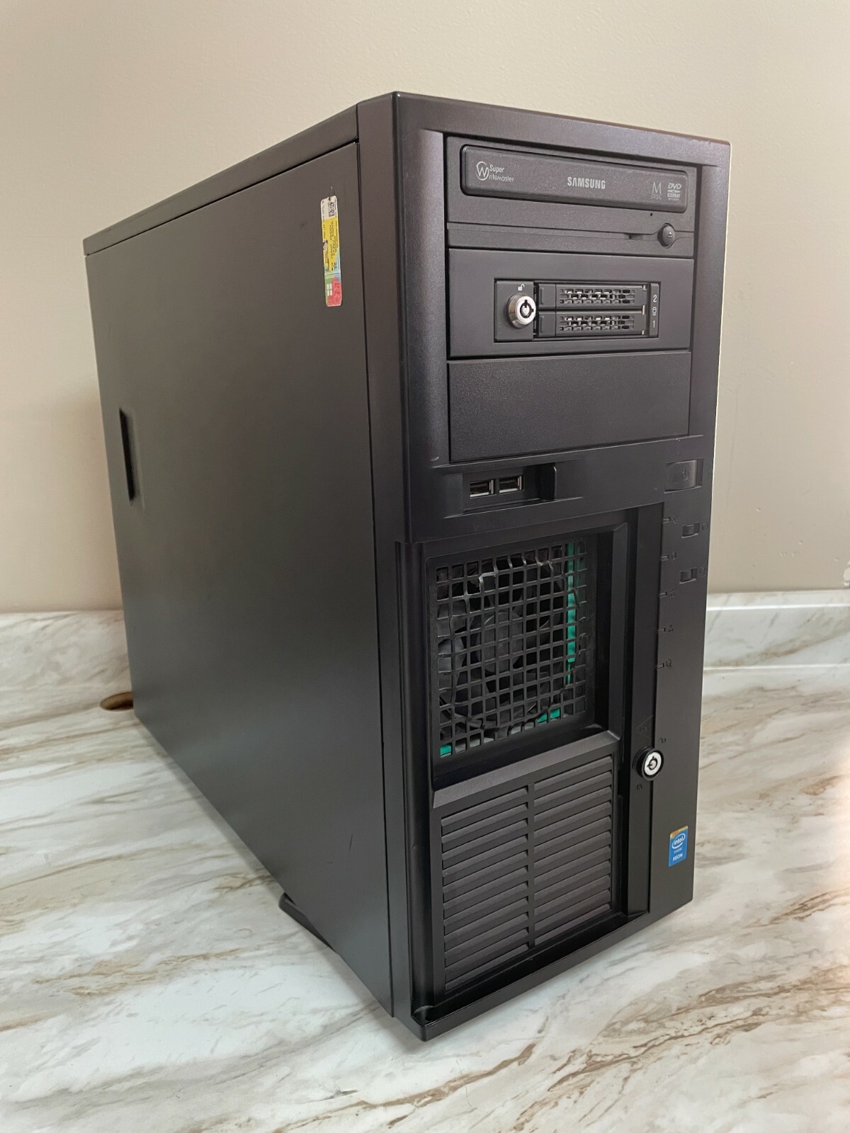 Custom Intel Server / WS Xeon E3-1271v3 3.60Ghz 32GB 512GB SSD + 2TB GT720 W10
