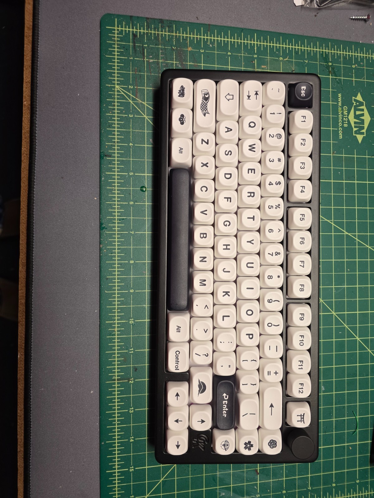 "Thocky" Custom Mechanical Keyboard 75% - Gasket Aluminum, Pre-Lubed Akko Creamy