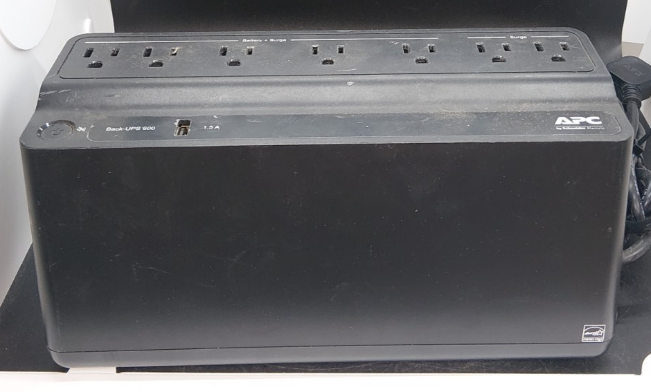 APC BE600M1 Back-UPS 600VA 330W Battery Backup UPS 7 Outlets USB - No Battery