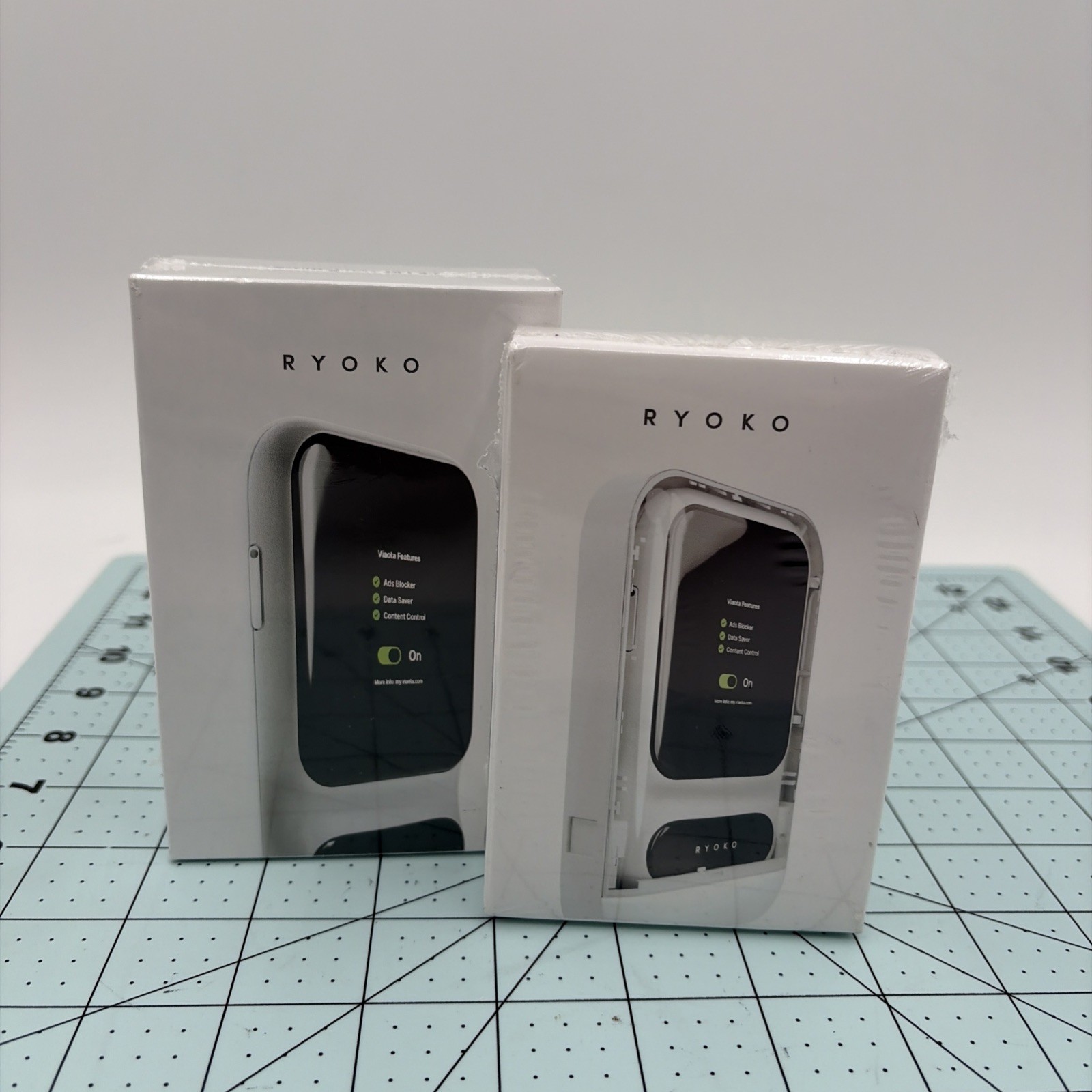 Ryoko Pro High-Speed Portable 4G LTE Wi-Fi Router & waterproof Case - NEW