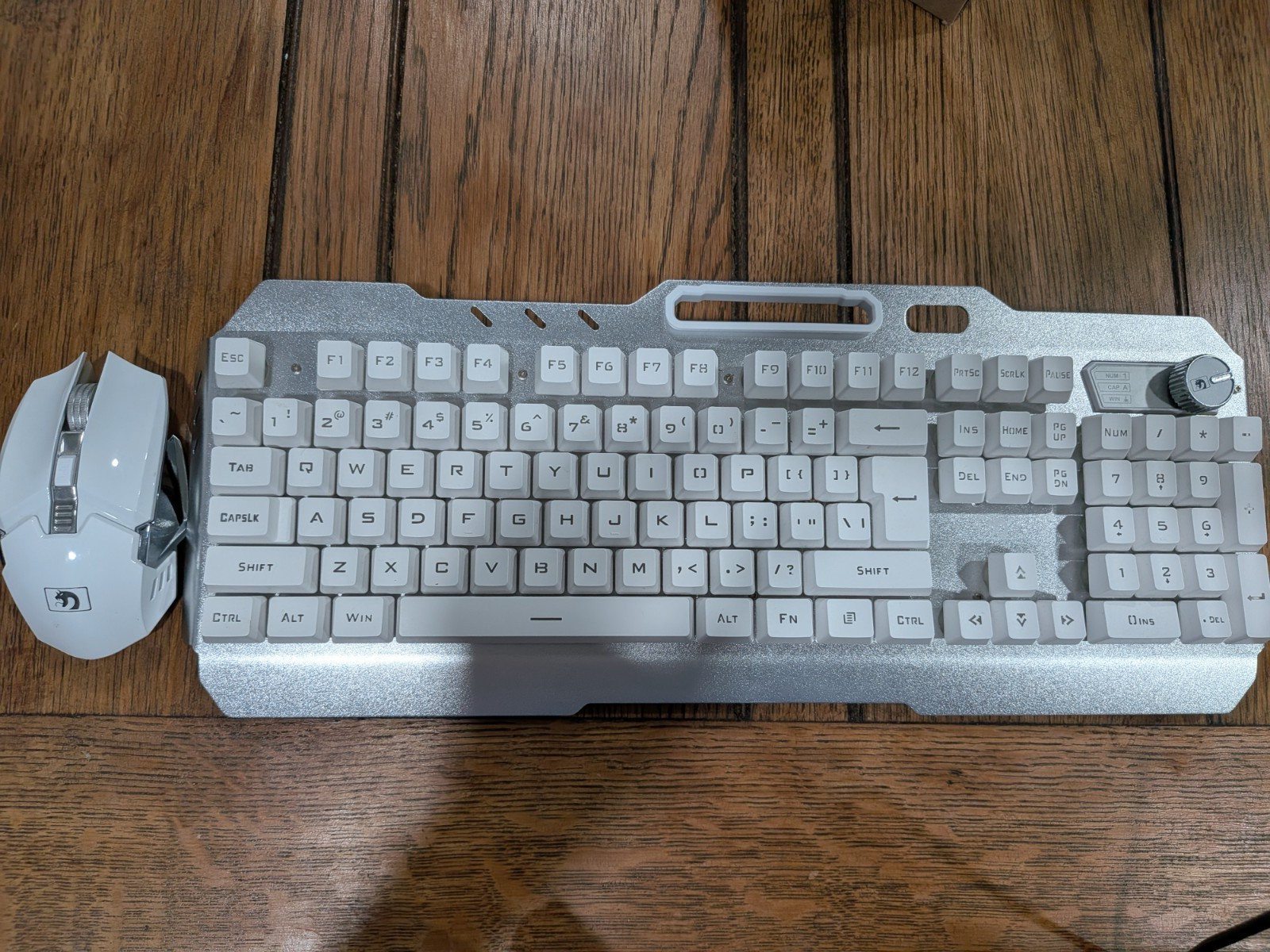 Mamba Snake K670-RGB Gaming Wireless Rechargable Keyboard and mouse. NO USB