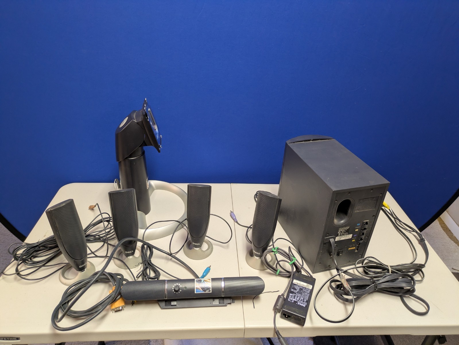 Dell MMS 5650 5.1 Home Theater Speaker System 🔊 4 Speakers Black with Monitor