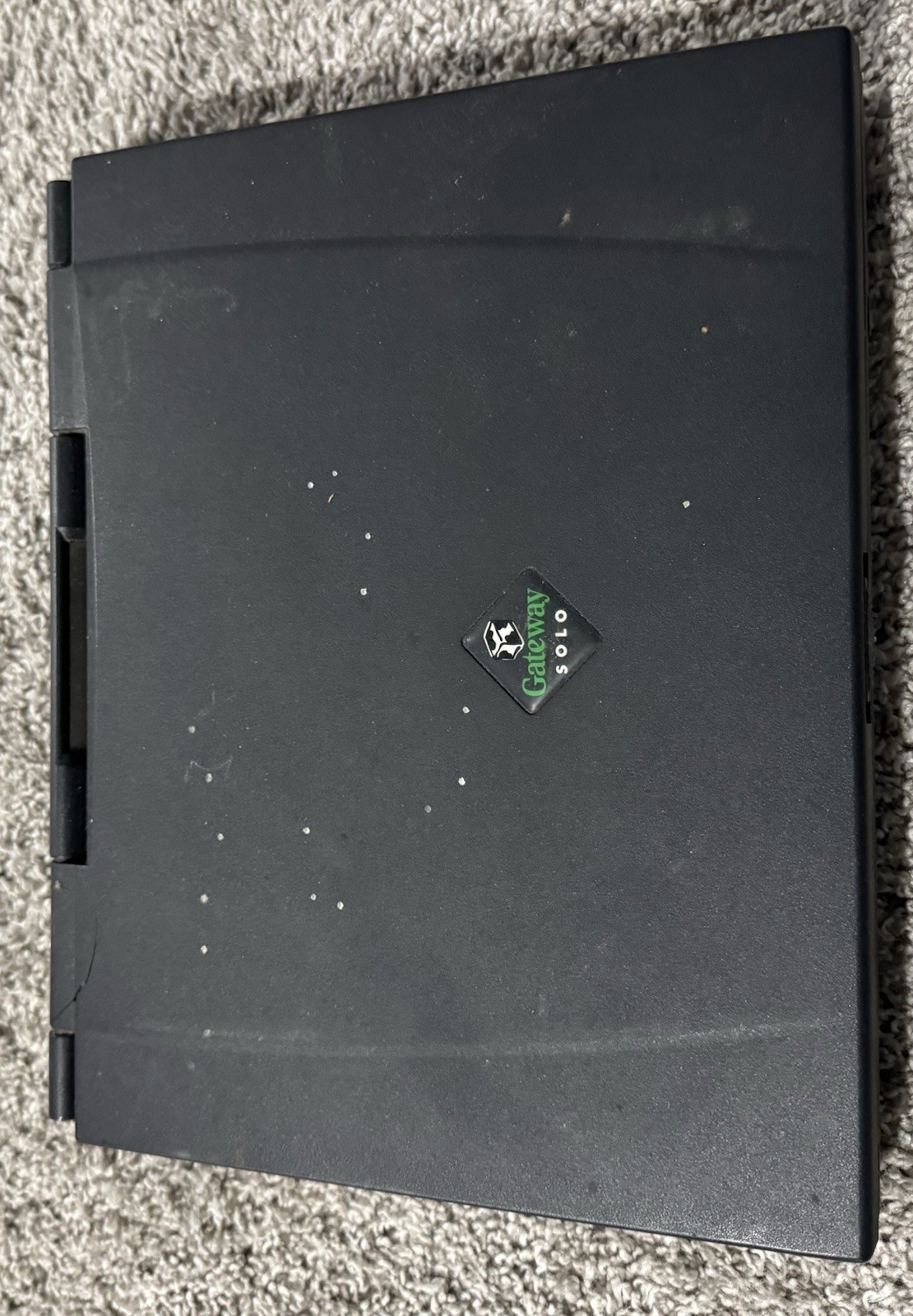 Gateway Solo 2500 Notebook w/Charger & OTHER ACCESSORIES 