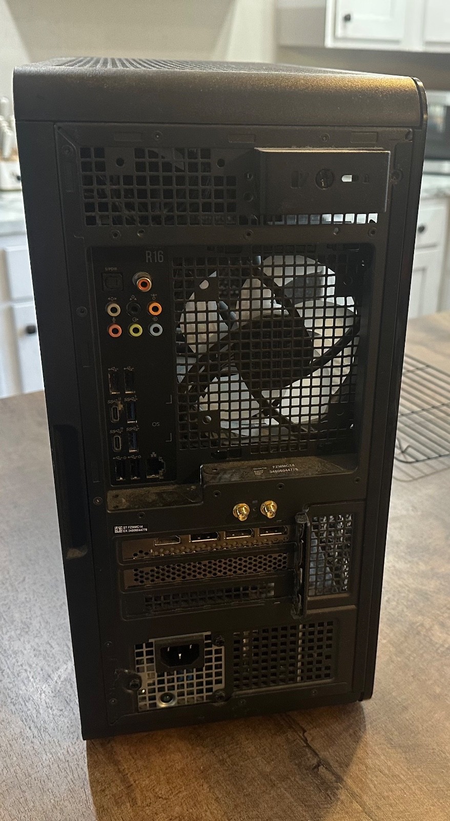 Alienware - Aurora R16 Gaming Desktop - Intel Core i7-14700F - 16GB Memory - NVI